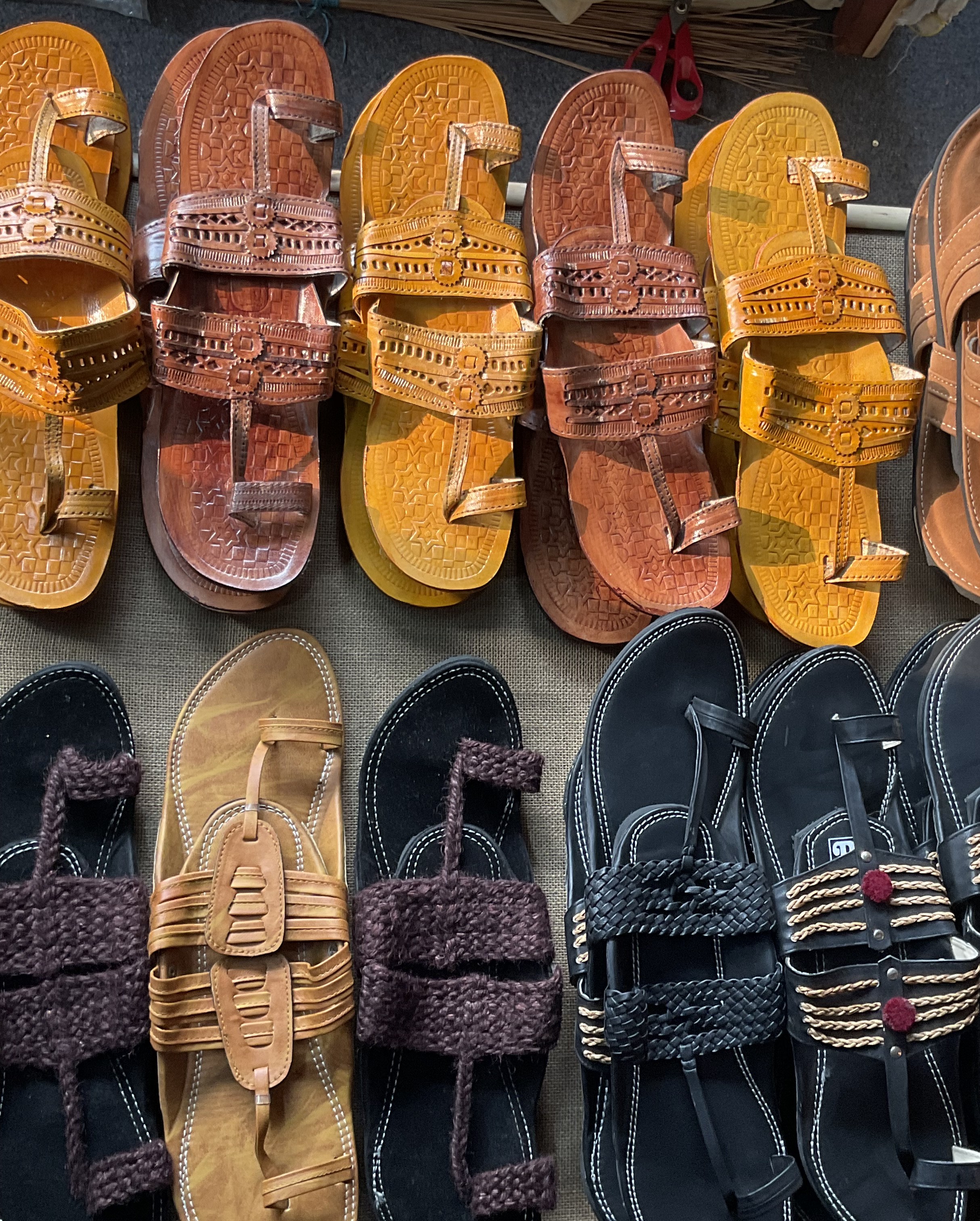 Kolhapuri chappal detail 1