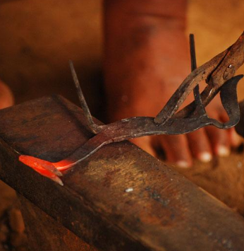 Bastar iron craft artwork close-up 2