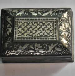 Bidriware vessel with geometric inlay, image 2