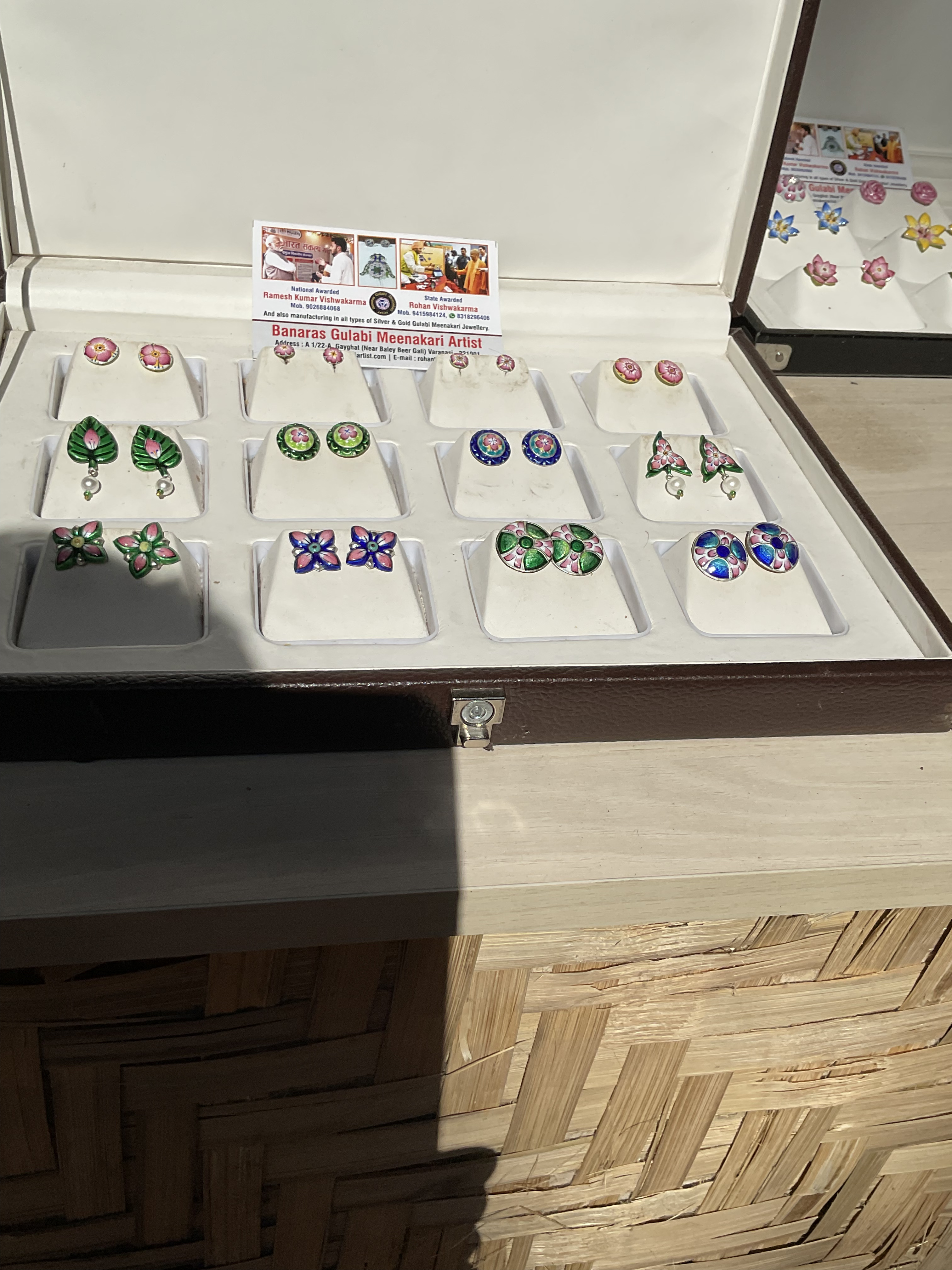 Gulabi Meenakari jewelry detail 1