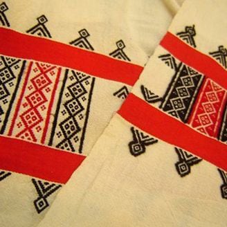 Toda embroidery detail 2