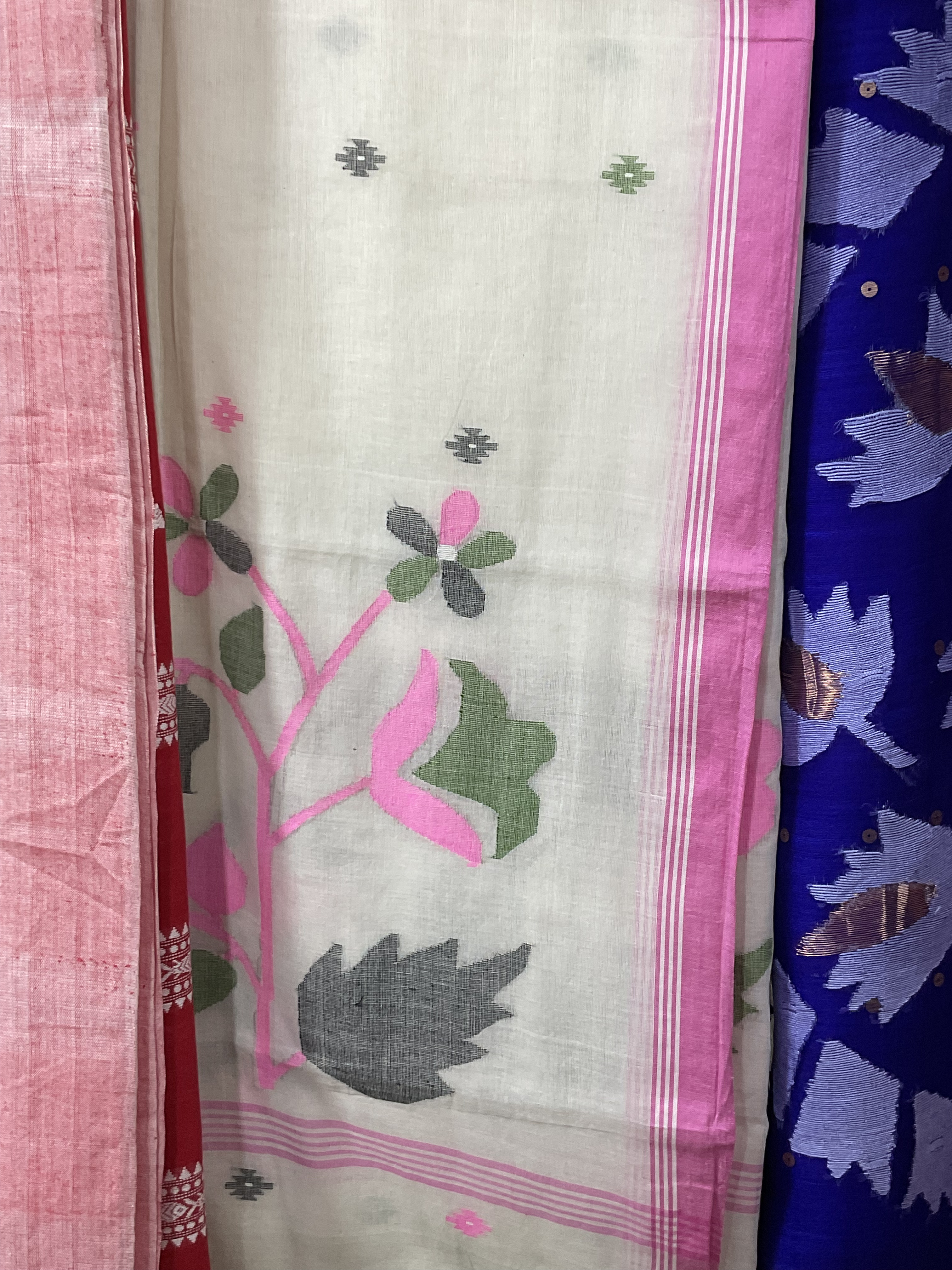 Jamdani weaving example 1