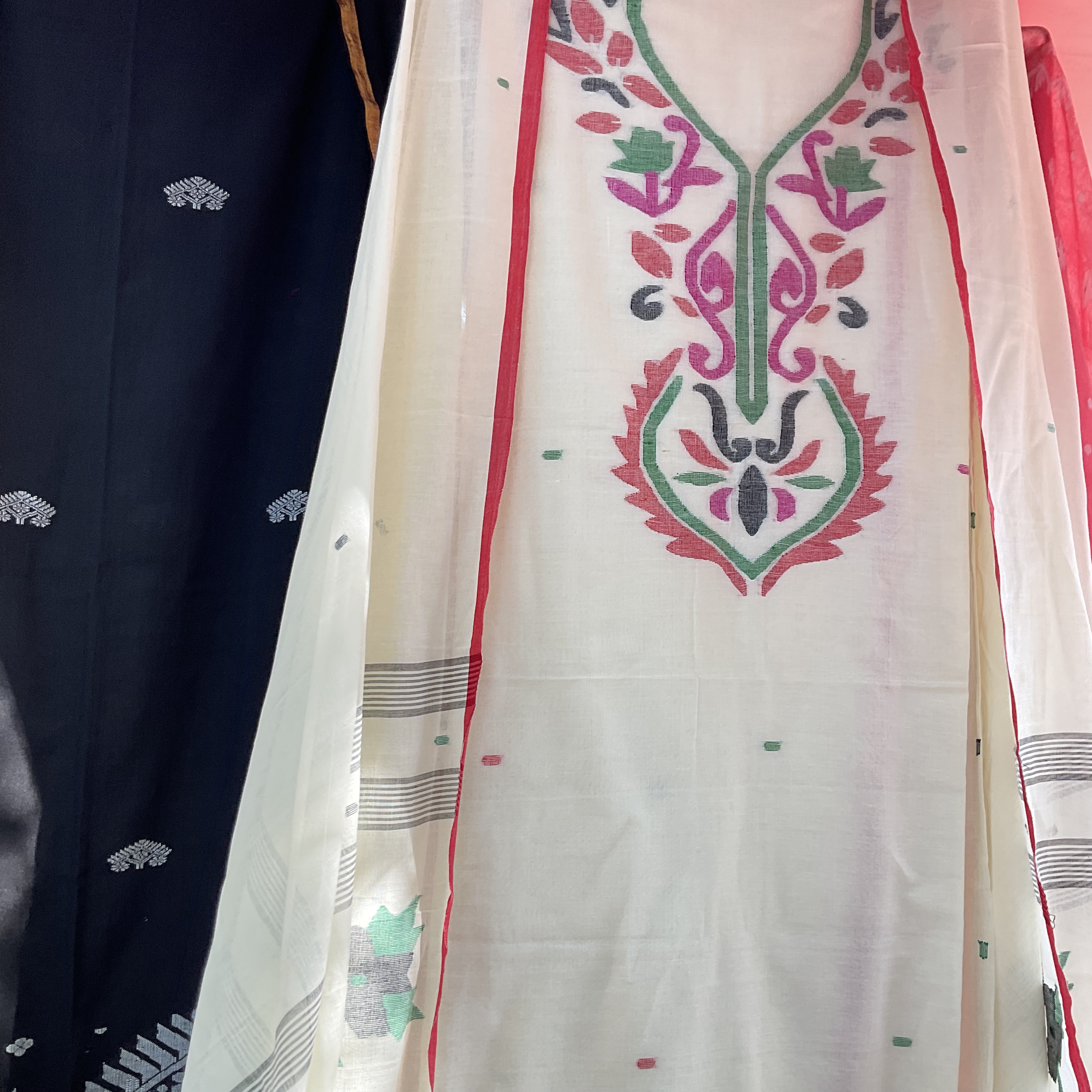 Jamdani weaving example 2